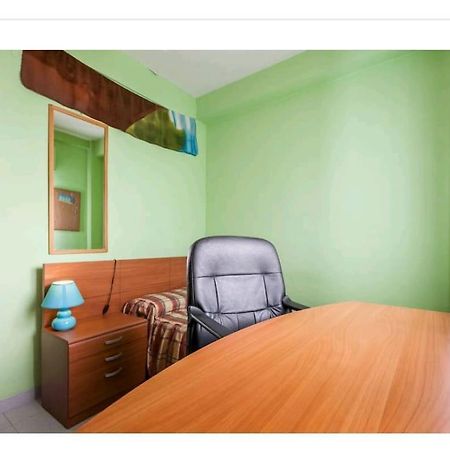 Piso Con Buena Red Wiffi Fibra Optica Alquiler De Habitaciones เซบีญา ภายนอก รูปภาพ