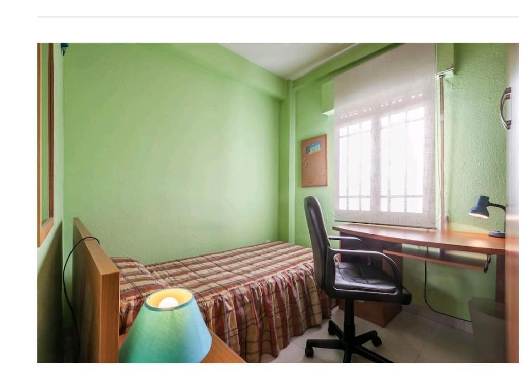 Piso Con Buena Red Wiffi Fibra Optica Alquiler De Habitaciones เซบีญา ภายนอก รูปภาพ